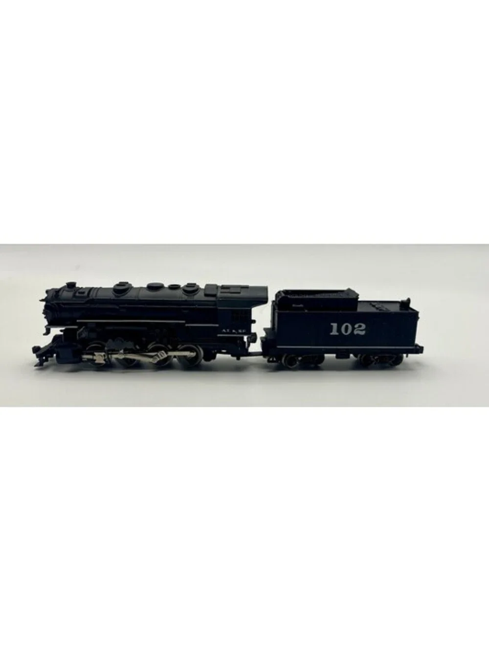 Atlas N Gauge 0-8-0 2111 AT&SF Steam Locomotive Train Engine 102 Tender W/ Case